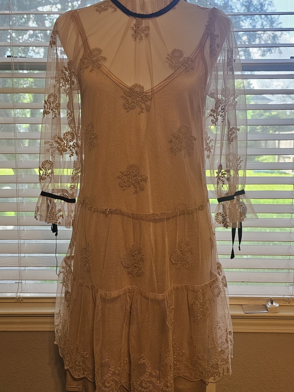 Source Unknown Ivory Lace Midi Dress with Black Trim